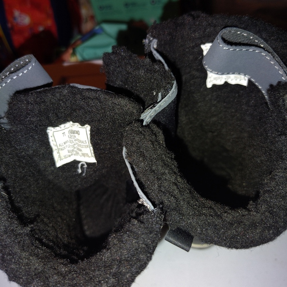 Totes Black Faux Fur Snow Boots - Picture 6 of 7